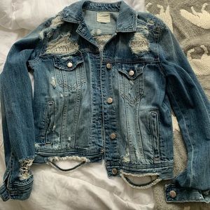 Women’s xs American eagle ripped jean jacket